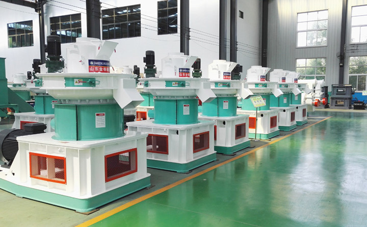 木屑顆粒機(jī)器操作生產(chǎn) 木屑顆粒機(jī)器操作生產(chǎn)